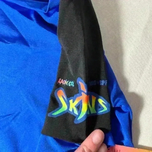 New with tags, boys size 2T swim shirt, #D159 - Picture 5 of 5